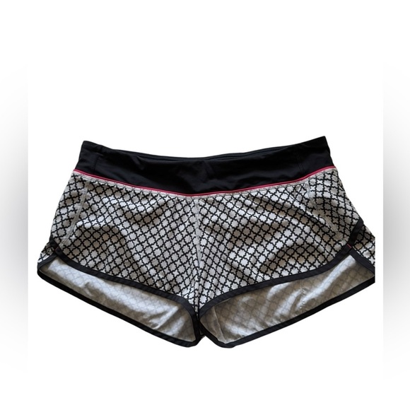 LULULEMON | Run: Speed Short *4-way Stretch
Soul Geo Silver Spoon Black / Black - Picture 2 of 7